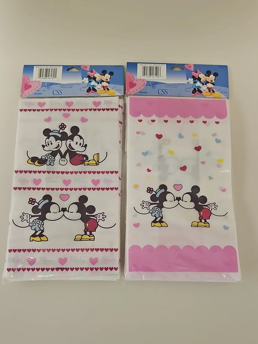 New Disney Valentine Treat Bags -Winnie the Pooh & Mickey Mouse - Qty 4 Packages